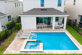 Luxurious 5Bd Private Pool Jacuzzi & Game Room at Encore 7432